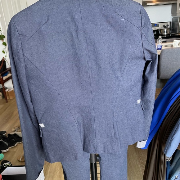 Three piece suit - Picture 2 of 5